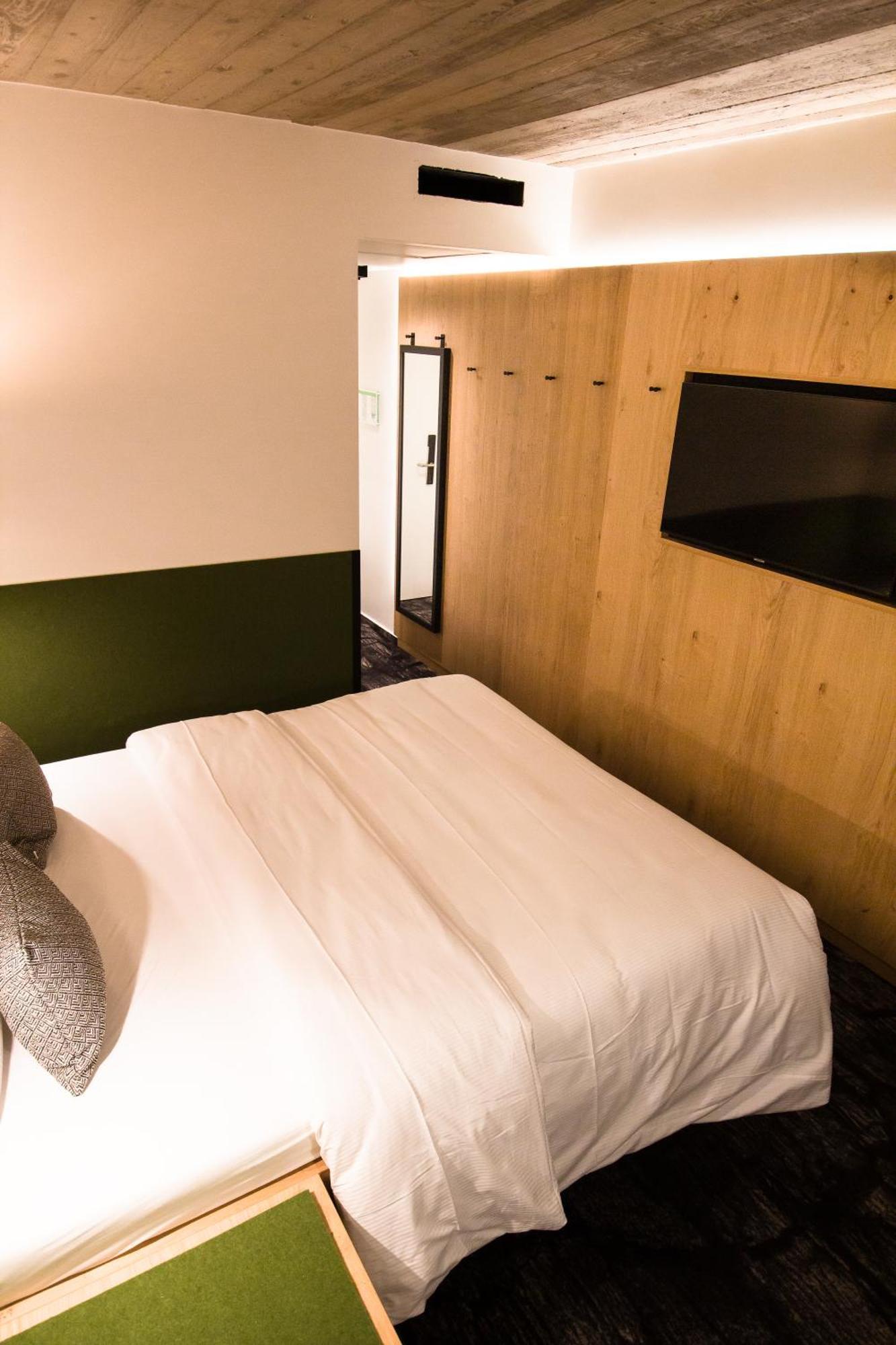De Brauhotel บัชชาราช ภายนอก รูปภาพ